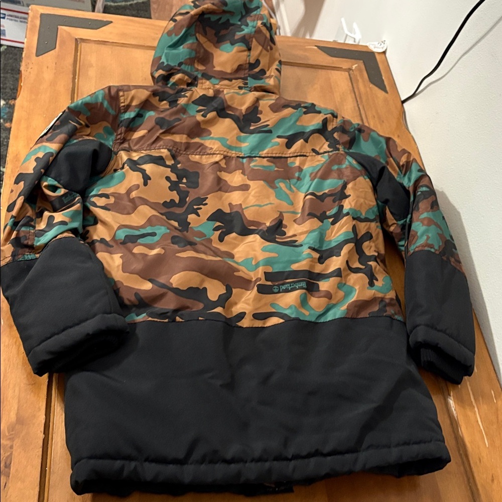 Timberland Kids Green and Brown Camouflage Puffer Jacket Size Large - Picture 10 of 10